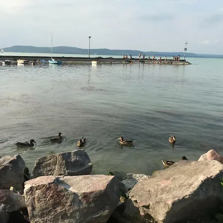 Haus Sonnenschein Апартаменты *